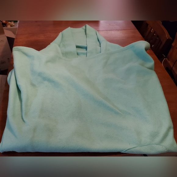 Snuggie Wearable Blanket with Sleeves and Pockets - Picture 4 of 7